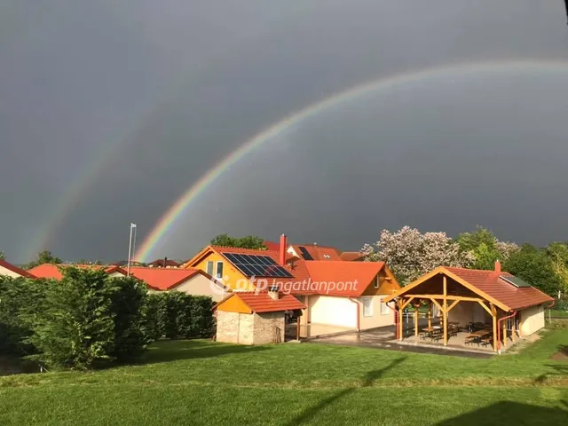 Eladó ház Úrhida 348 nm