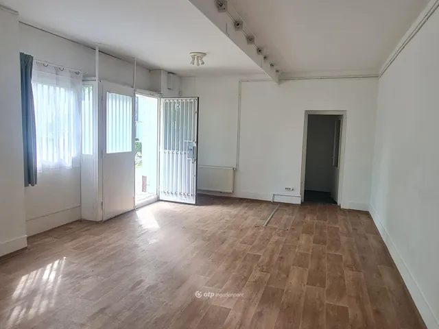 Eladó kereskedelmi és ipari ingatlan Budapest X. kerület 120 nm