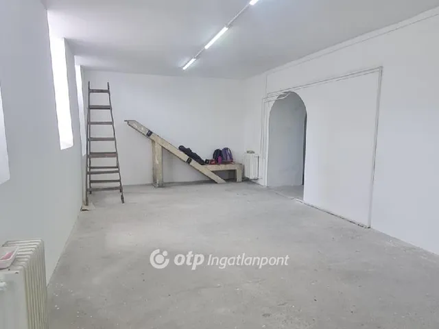 Eladó kereskedelmi és ipari ingatlan Budapest X. kerület 201 nm