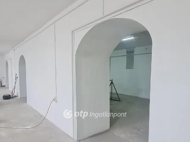 Eladó kereskedelmi és ipari ingatlan Budapest X. kerület 201 nm