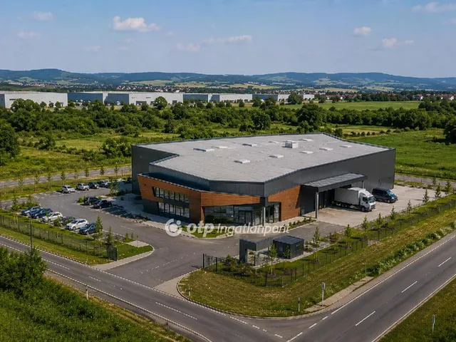Eladó kereskedelmi és ipari ingatlan Veszprém 2000 nm