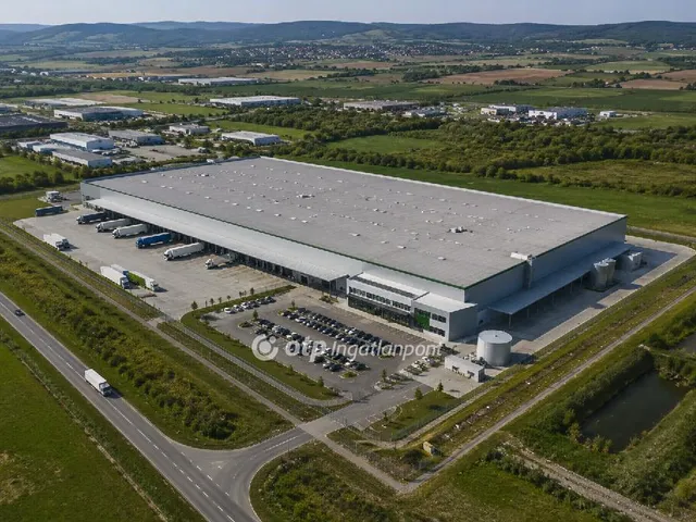 Eladó kereskedelmi és ipari ingatlan Veszprém 15000 nm