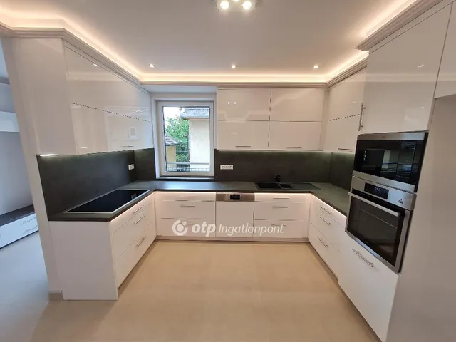 Eladó ház Budapest XVIII. kerület 295 nm