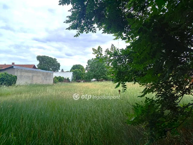 Eladó telek Csongrád 971 nm