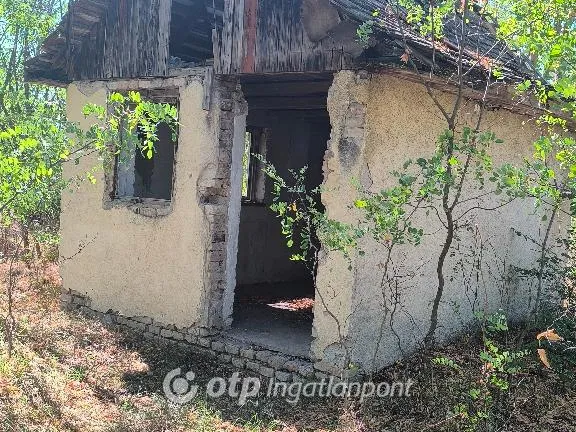 Eladó telek Újszilvás 3711 nm