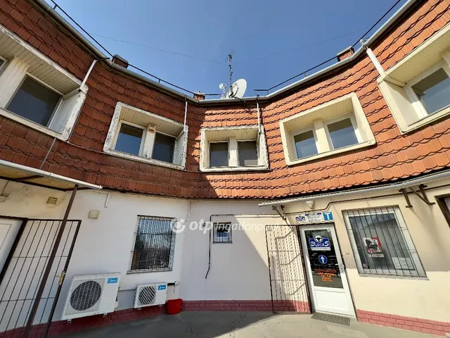 Eladó kereskedelmi és ipari ingatlan Érd, Városközpont 139 nm