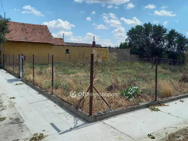 Eladó telek Csongrád 786 nm