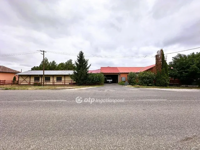 Eladó ház Mezőkovácsháza, Reformátuskovácsháza 280 nm