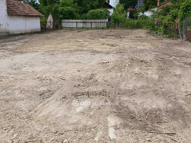 Eladó telek Csongrád 741 nm
