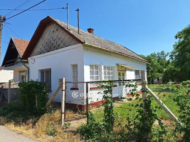 Eladó ház Tiszaszentimre 38 nm