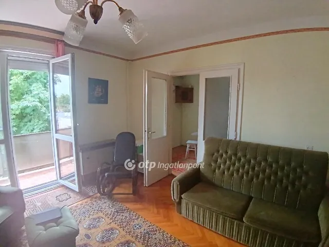 Eladó lakás Kisújszállás, Város központjában 84 nm