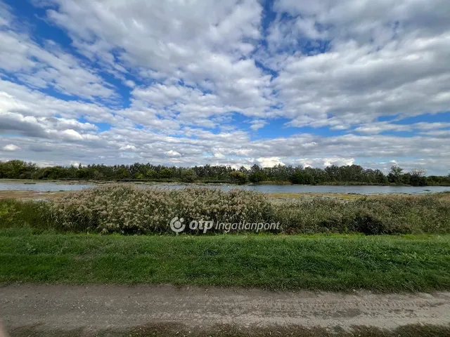 Eladó telek Mezőtúr 707 nm