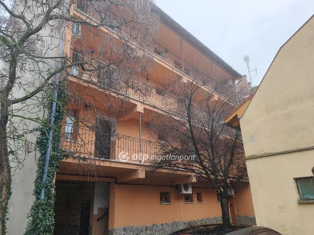 Eladó ház Szolnok, Belváros 733 nm