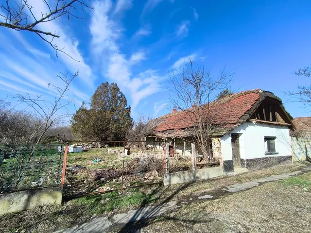 Eladó telek Szarvas 1393 nm