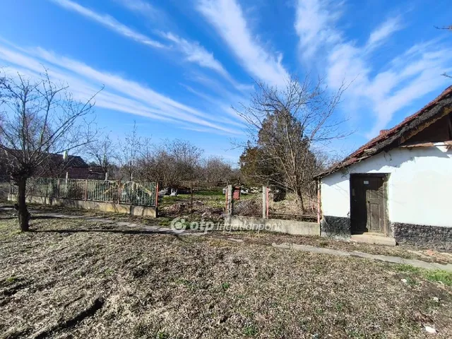 Eladó telek Szarvas 1393 nm