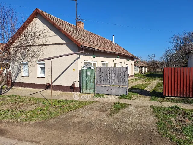 Eladó ház Tiszaörs 69 nm