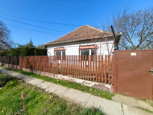 Eladó ház Kondoros 87 nm