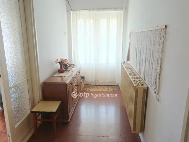 Eladó ház Kenderes 81 nm