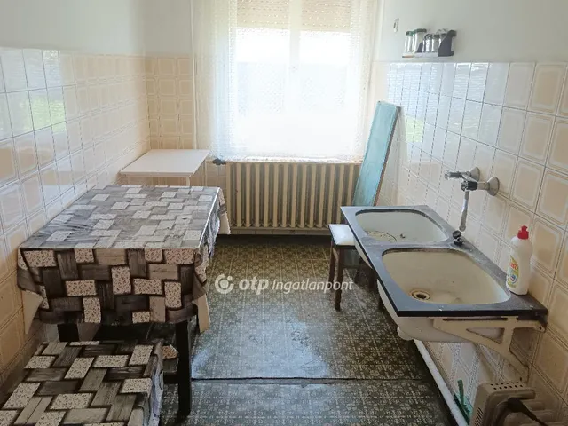 Eladó ház Kenderes 81 nm