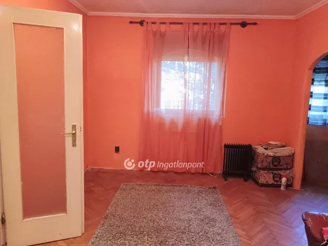 Eladó ház Kenderes 64 nm