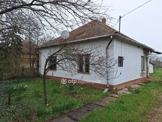 Eladó ház Tiszaörs 63 nm