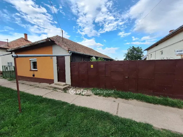 Eladó ház Tiszaörs 104 nm