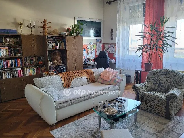 Eladó lakás Budapest VIII. kerület 70 nm