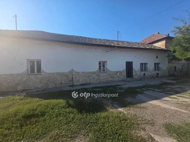 Eladó ház Jászladány 171 nm