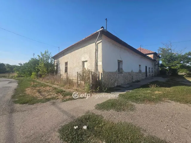 Eladó ház Jászladány 171 nm