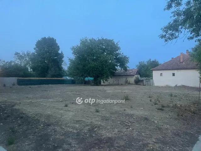 Eladó telek Szarvas 1026 nm