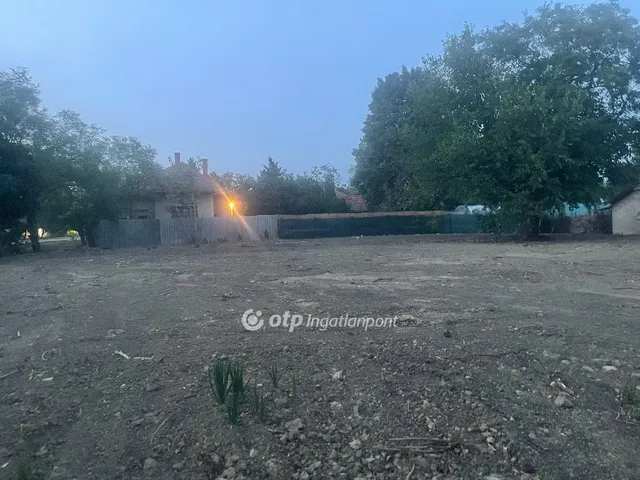 Eladó telek Szarvas 1026 nm