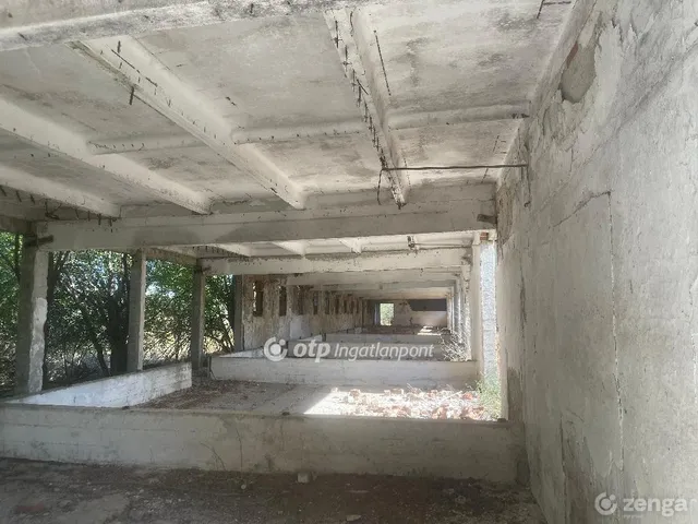 Eladó kereskedelmi és ipari ingatlan Kardos 34642 nm