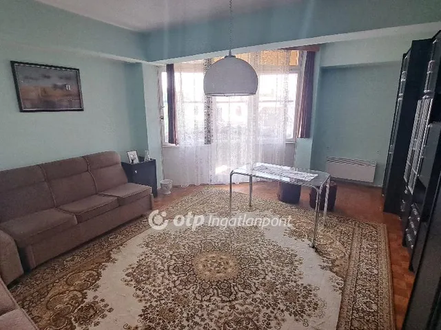 Eladó lakás Mezőhegyes, Városközpont 88 nm