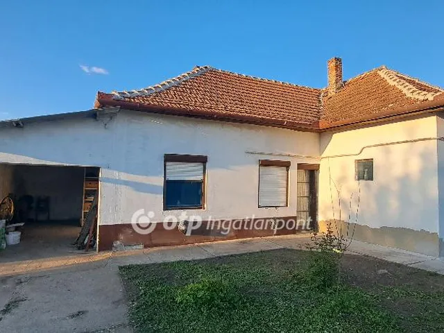 Eladó ház Mezőhegyes 76 nm