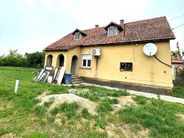 Eladó ház Tiszatenyő 93 nm