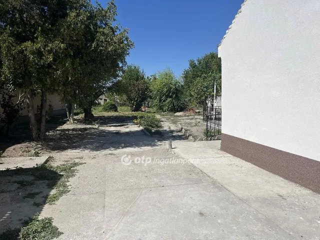 Eladó ház Cegléd, Alszegi úthoz közel 100 nm