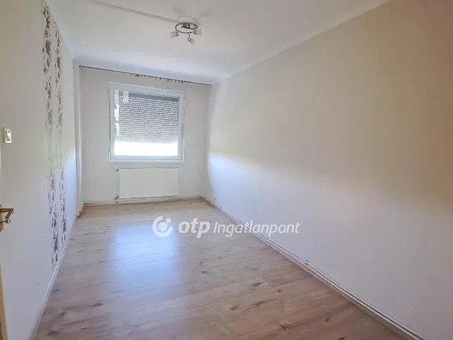 Kiadó lakás Mezőhegyes, Zala lakótelep 68 nm