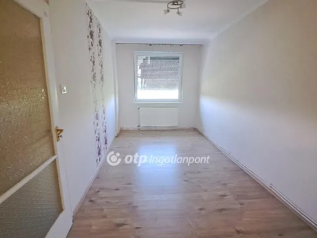Kiadó lakás Mezőhegyes, Zala lakótelep 68 nm