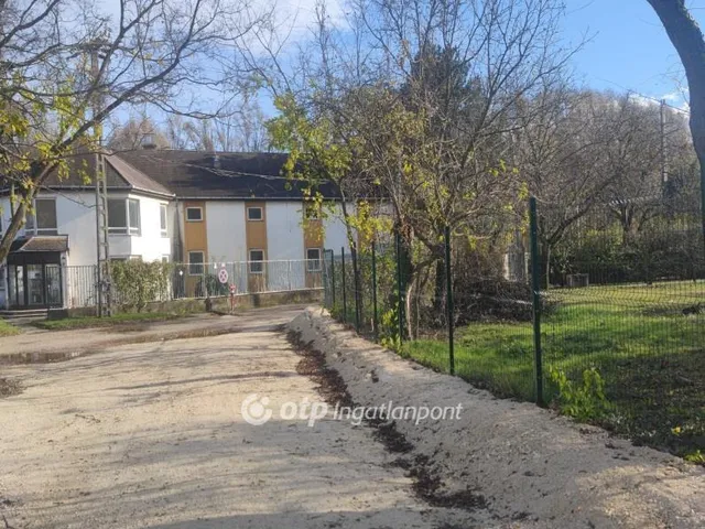 Eladó telek Solymár, Sportcentrum 1317 nm