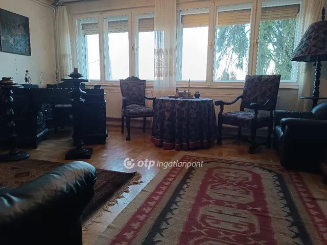 Eladó ház Budapest II. kerület, Máriaremete 137 nm