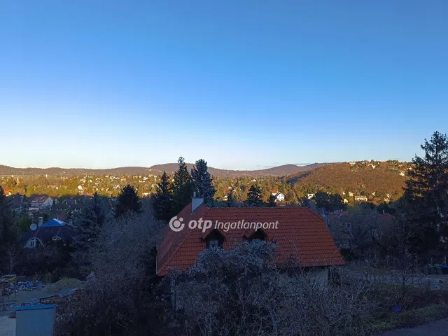 Eladó ház Budapest II. kerület, Máriaremete 137 nm