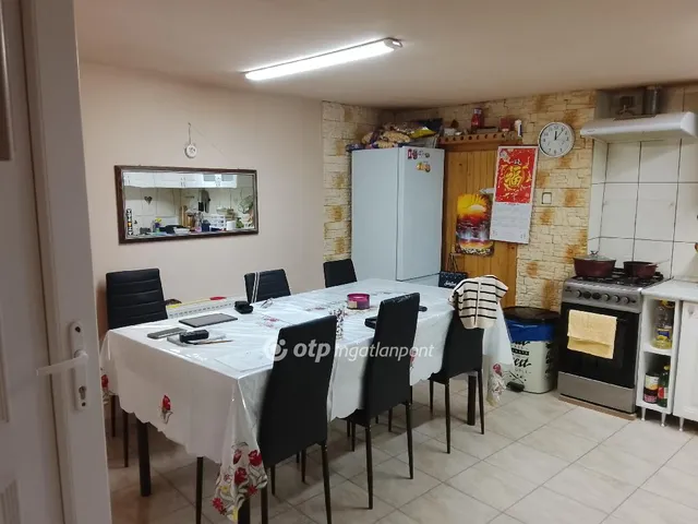 Eladó ház Piliscsév 82 nm