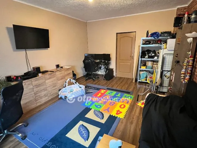 Eladó ház Béb 69 nm