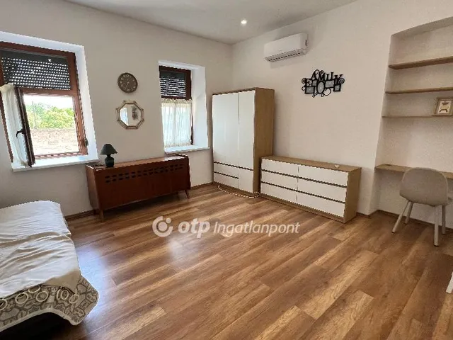 Eladó lakás Pápa, Belváros 27 nm