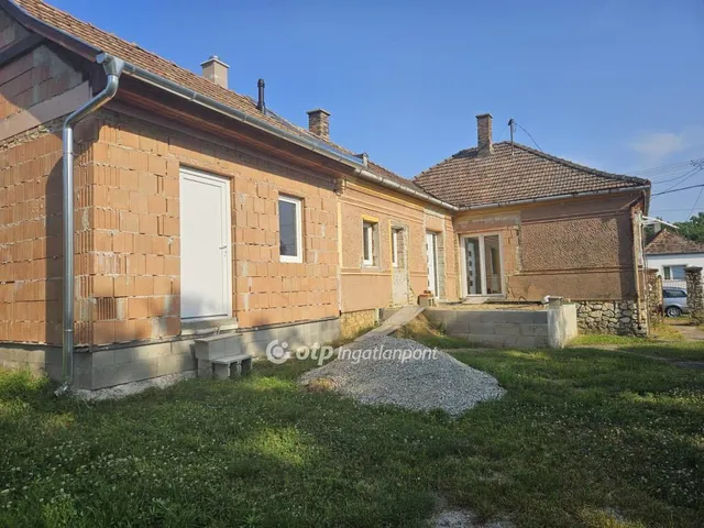 Eladó ház Nyárád, Fő utca 112 nm