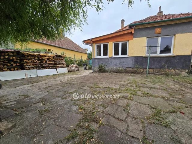 Eladó ház Pápa, Erzsébetváros 90 nm