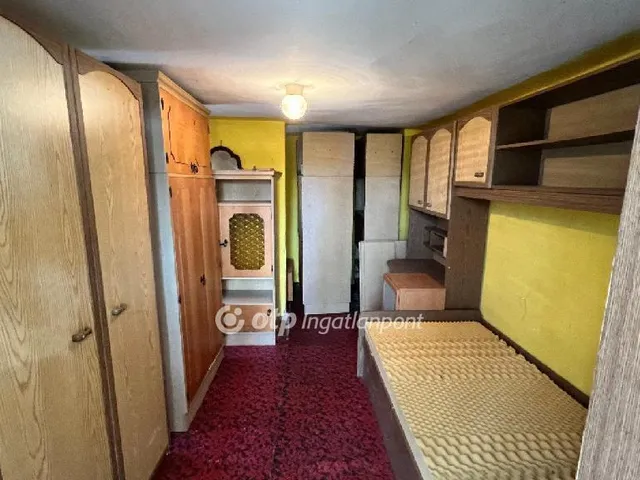 Eladó telek Pápa, Törzsökhegy 1656 nm