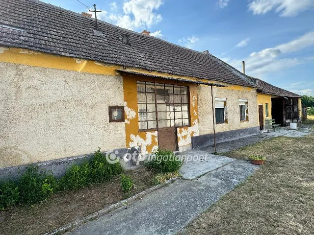 Eladó ház Csót 104 nm