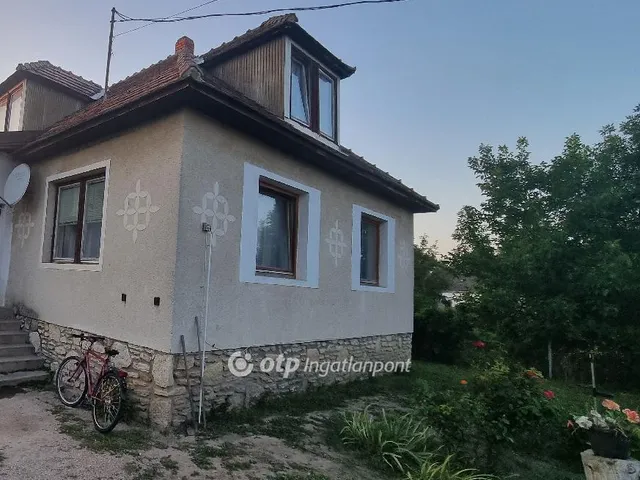 Eladó ház Pápateszér 151 nm