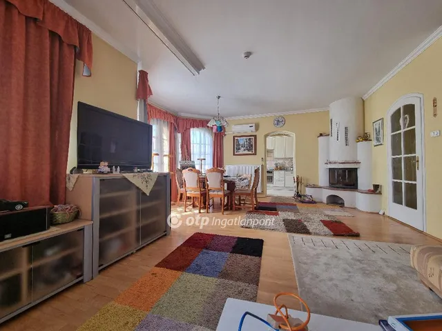 Eladó ház Pápa, Felsőváros 209 nm